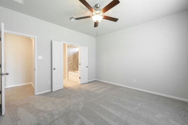 Building Photo - Pre-Leasing Now for Mid-July – Westfield C...