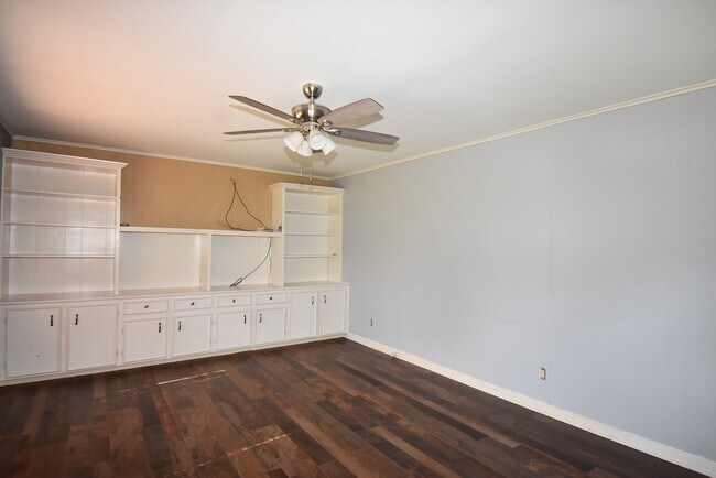 Building Photo - 3217 13th St