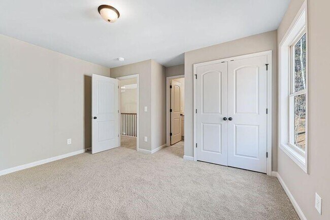 Building Photo - 5714 Ridgewater Cir