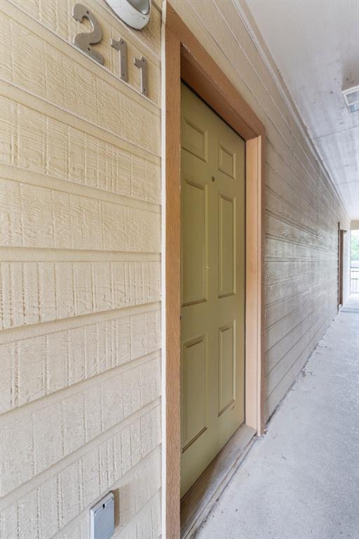 Building Photo - 2106 Cullen Ave