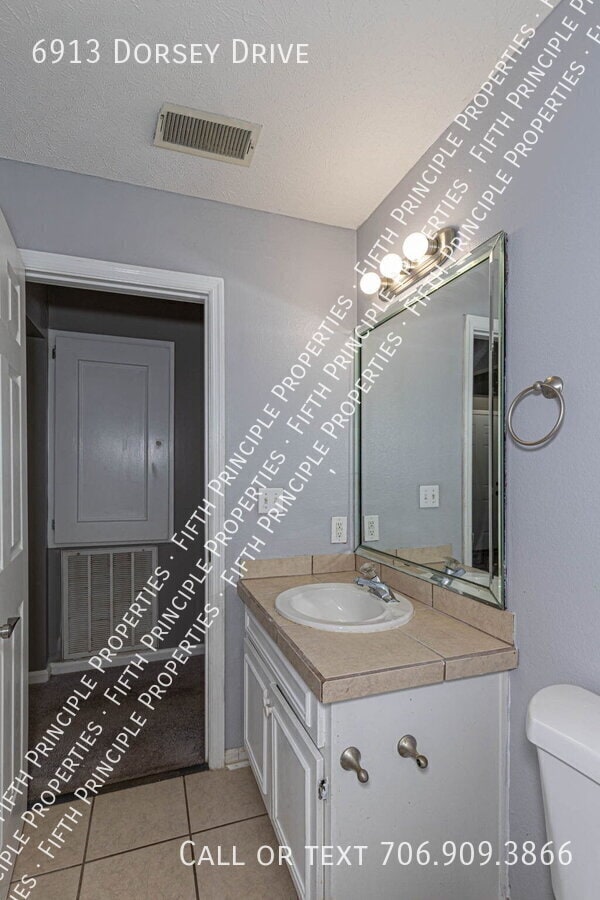 Building Photo - 6913 Dorsey Dr
