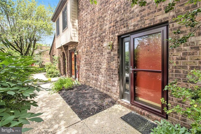 Building Photo - 1807 Mountainview Dr
