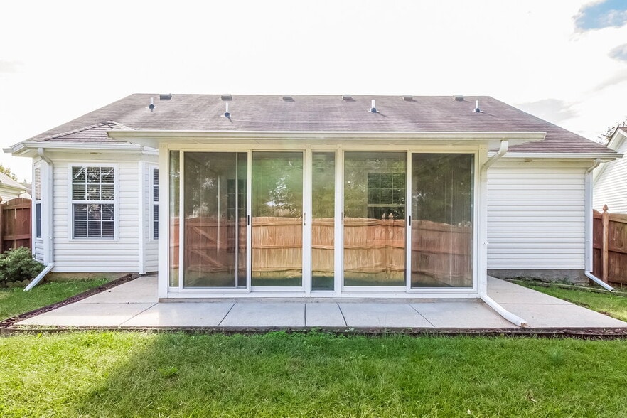 Building Photo - 7113 S Hampton Blvd