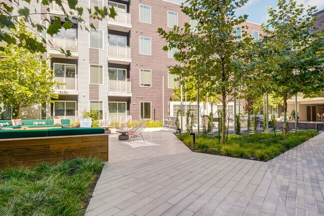 Building Photo - 1301 W Koenig Ln