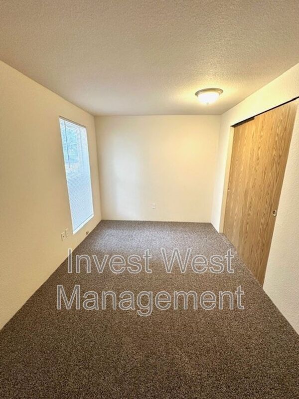 Building Photo - 1815 Kingsley Rd