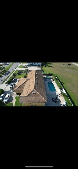 Building Photo - 5240 Chiquita Blvd S