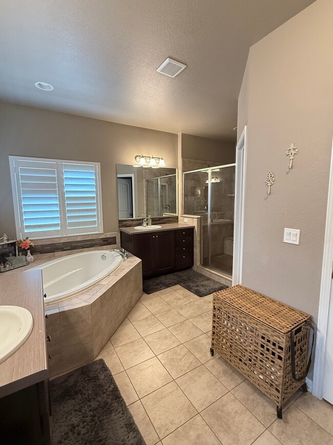 Building Photo - 5491 Paddington Creek Pl