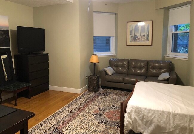 Primary Photo - 318 Tappan St