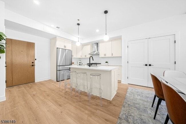 Building Photo - 20 Encampment Court