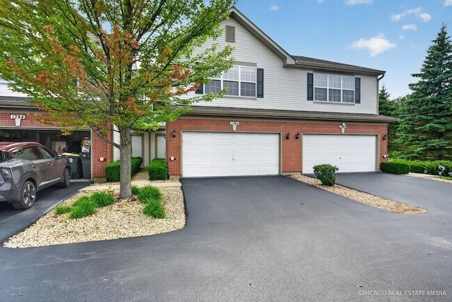 Building Photo - 1286 W Black Wolf Rd