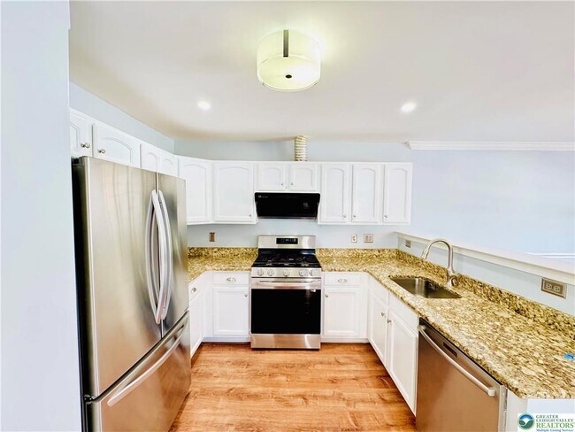 Building Photo - 6945 Hunt Dr