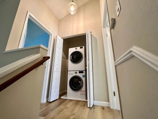 Building Photo - Great Natural light, Treetop Views with 2 Primary Suites plus OFFICE and a 2 car garage, It is li...