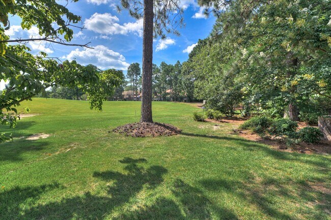 Building Photo - 108 White Willow Pl