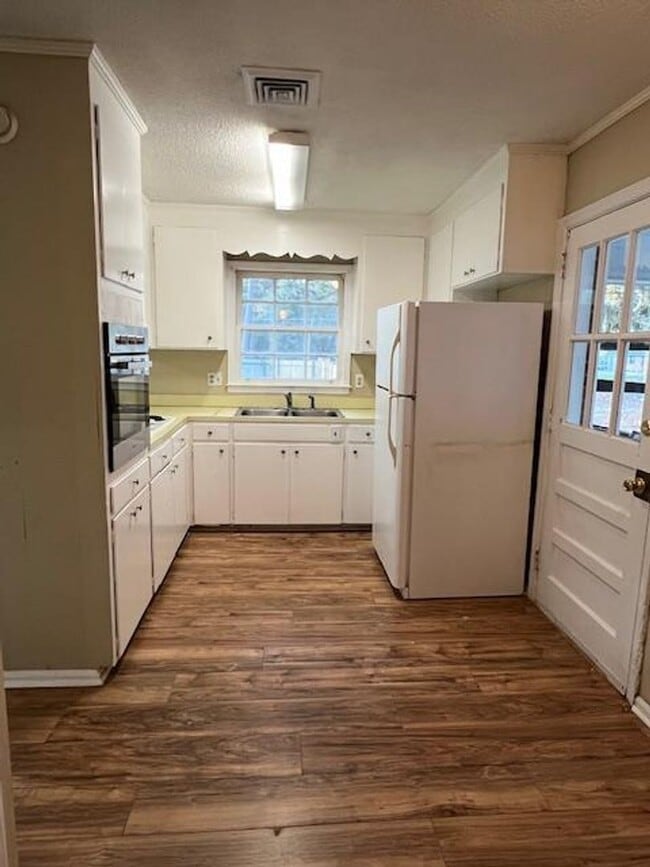 Building Photo - 3 Bedroom/2 Bath Home in Valdosta