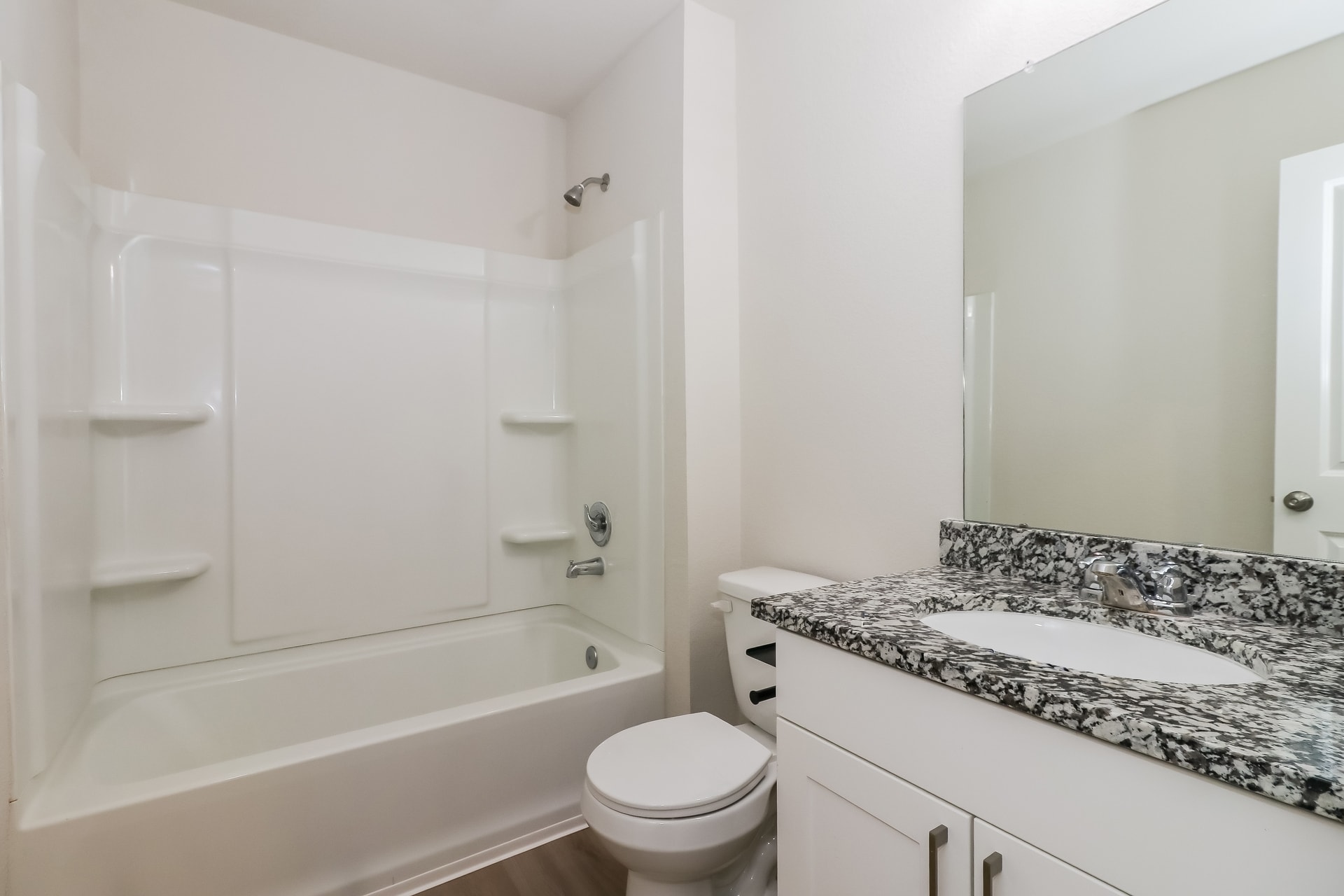 Building Photo - 10070 Cerritos dr