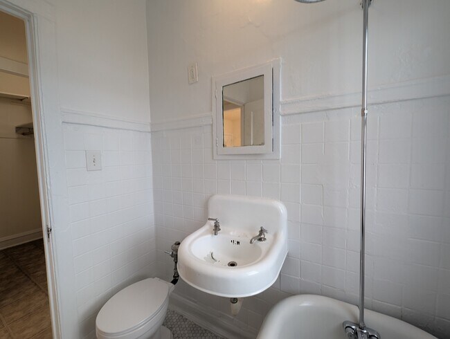 Building Photo - 3310 W Schubert Ave