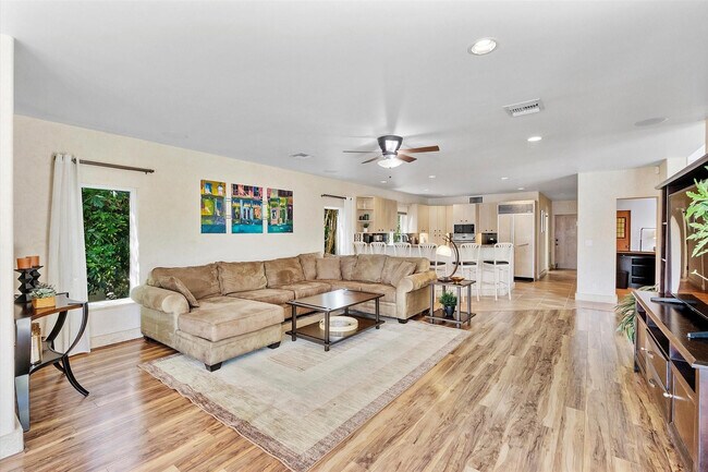 Building Photo - 2484 SE 12th St