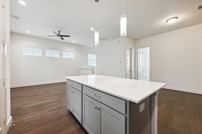Building Photo - 6019 Cypress St