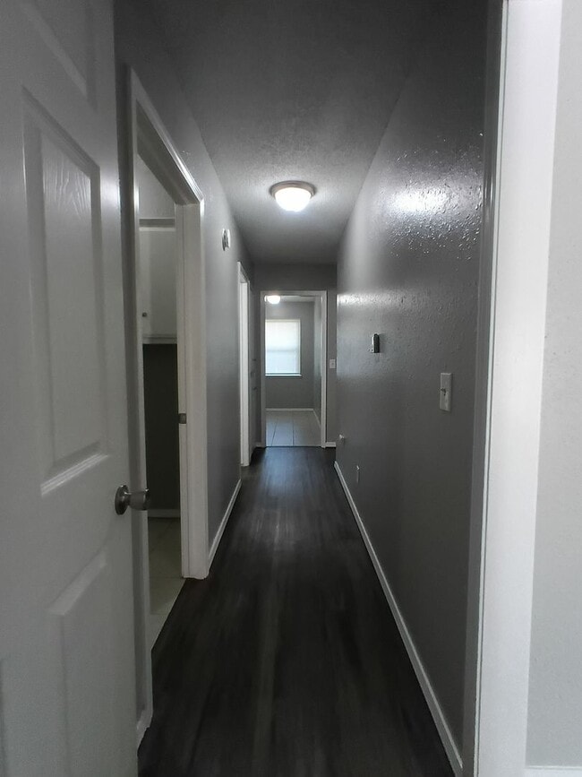Building Photo - Better Than New! W/appliances!