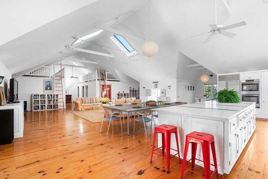 Building Photo - 7470 Sound Ave