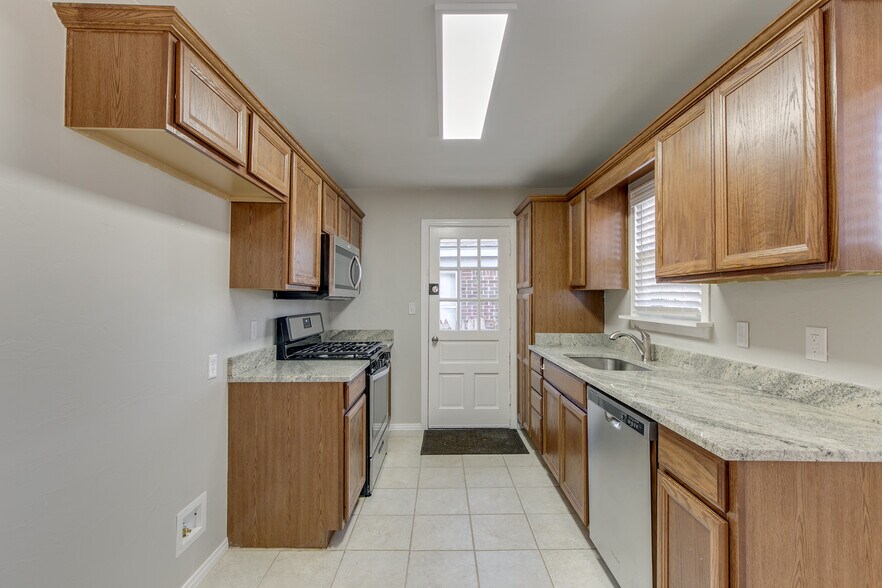 Building Photo - 3012 NW 44th St