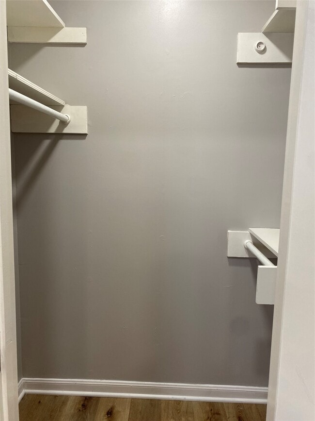 Building Photo - 11702 N Petersham Dr