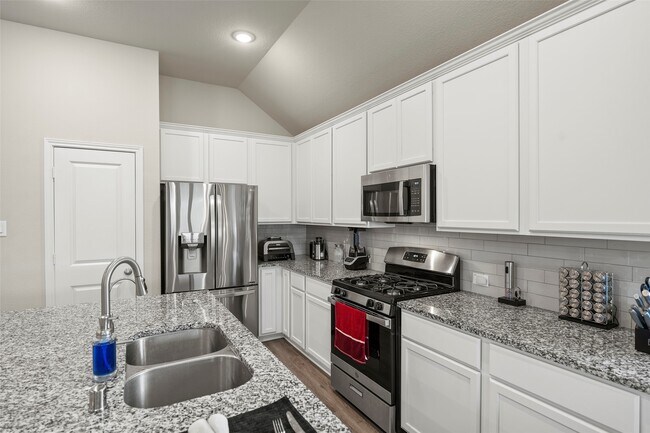 Building Photo - 3306 Old Ironwood Dr