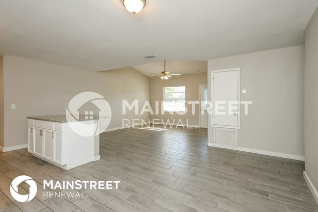 Building Photo - 355 Summerset Dr