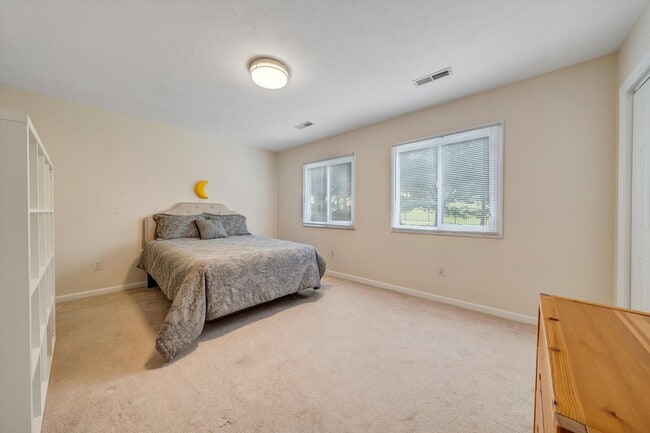 Building Photo - 504 Cedar Orchard Dr W