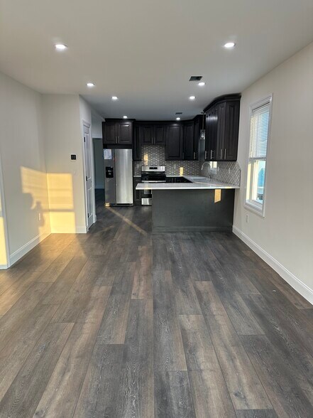 Living room - 319 Monroe St