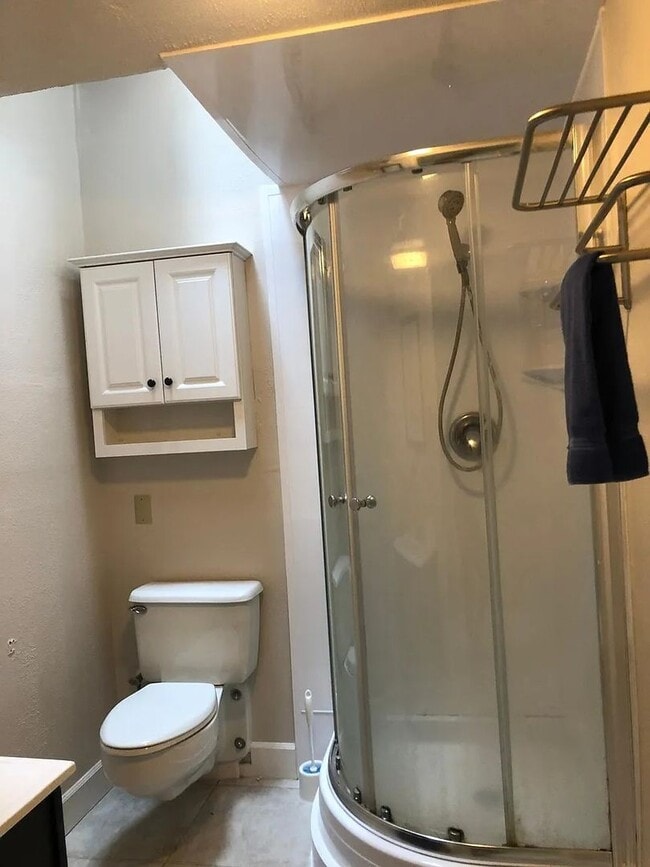 Building Photo - 4 Bedroom, 2 Bathroom House in SE Eugene