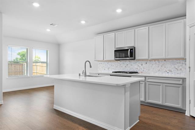 Building Photo - 2100 Briar Rose Dr