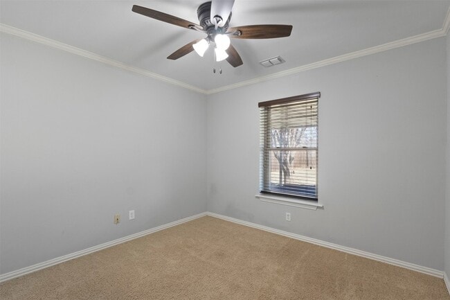Building Photo - 403 Carolota Ln