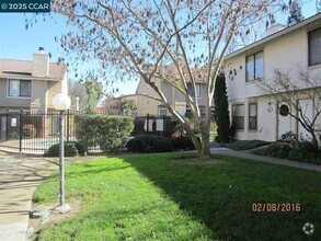 Building Photo - 327 Pantano Cir