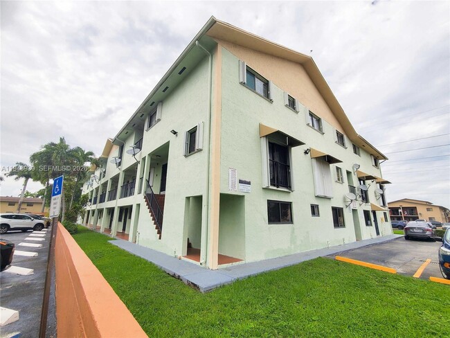 Building Photo - 1519 W 42nd Pl