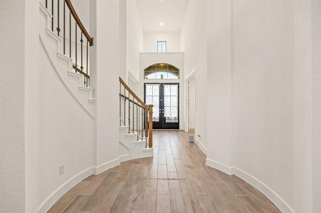 Building Photo - 28946 Parker Ridge Dr