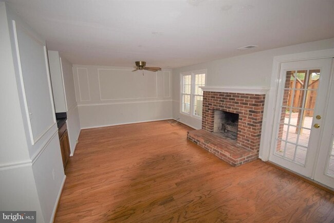 Building Photo - 8243 Cedar Landing Ct