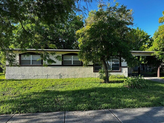 Primary Photo - 3150 NW 3rd St