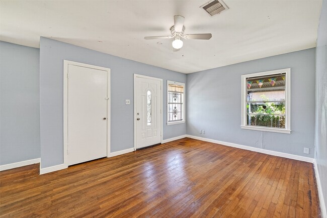 Building Photo - 3918 Tavenor Ln