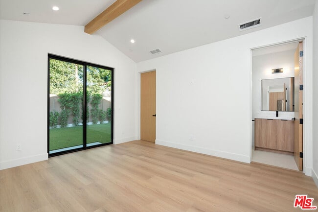 Building Photo - 5656 Winnetka Ave