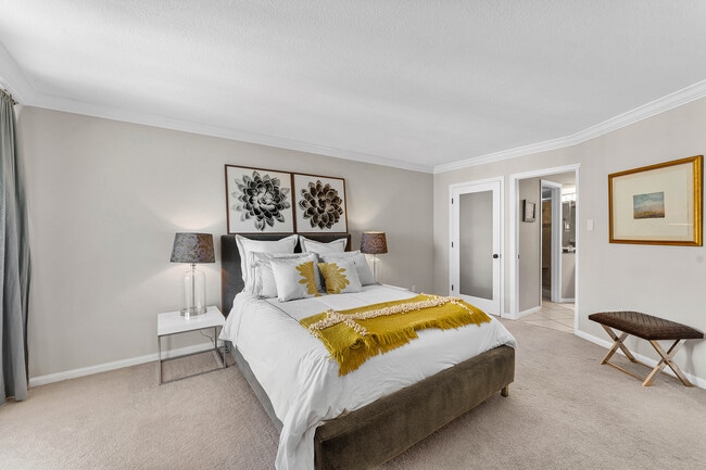 Building Photo - 5420 N Ocean Dr