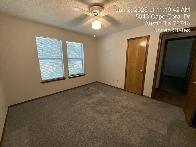 Building Photo - 5943 Cape Coral Dr