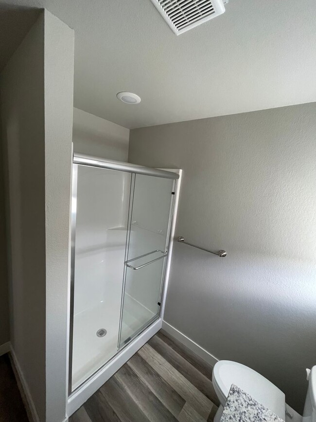 Building Photo - ~Applications Pending~ Newer 4 Bed, 3 Bath, 3 Car Garage Home for Rent