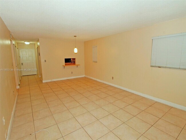 Building Photo - 8650 SW 109th Ave