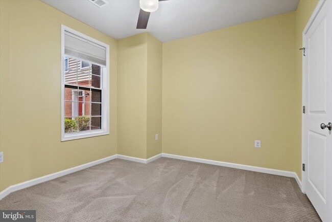 Building Photo - 43031 Foxtrail Woods Terrace