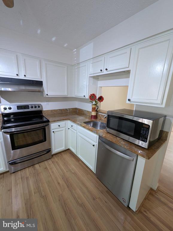 Building Photo - 11425 Encore Dr