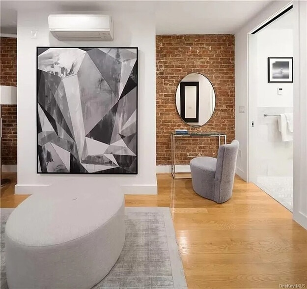 Building Photo - 543 3rd Ave