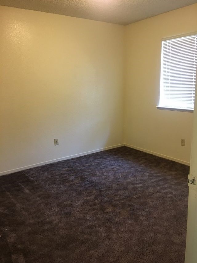 Building Photo - Apartment For Rent in Fresno