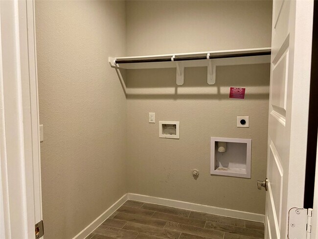 Building Photo - 28503 Hannahs Harbor Ln