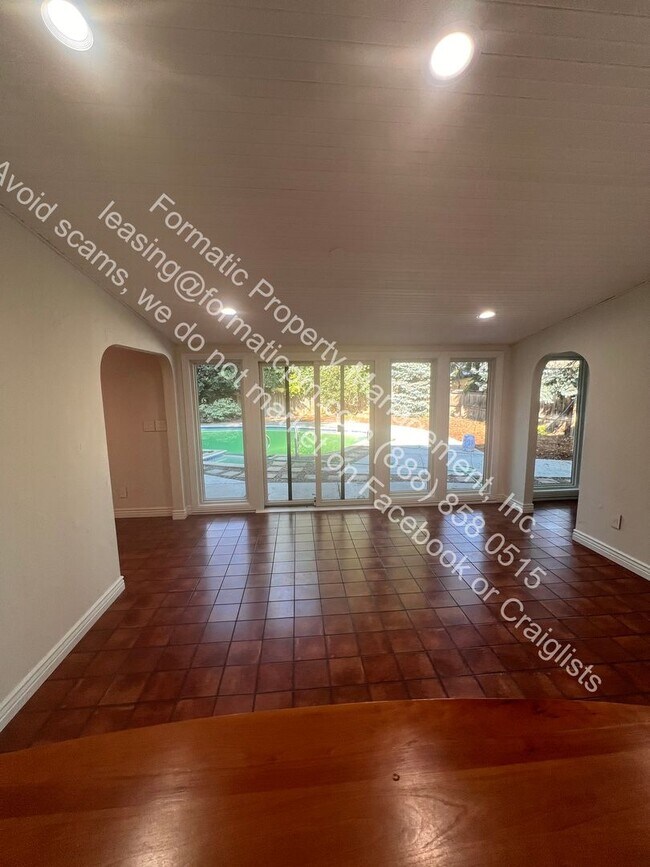 Building Photo - Free Perks, Pet-Friendly Oversized 4-Bedro...